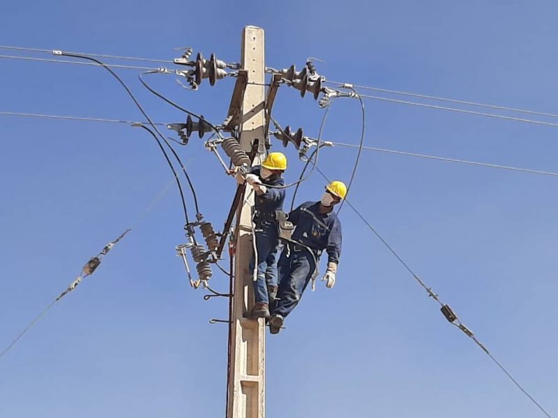 مدیر توزیع نیروی برق زیرکوه گفت: تعویض ۱۰ کیلومتر شبکه سیمی توزیع برق شهر حاجی آباد این شهرستان با اعتبار ۲ میلیارد تومان به کابل خودنگهدار انجام شد.