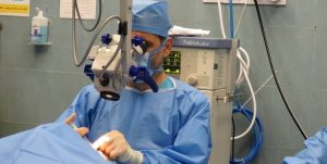 انجام اولین عمل پیوند سلول‌های بنیادی چشم در بوشهر