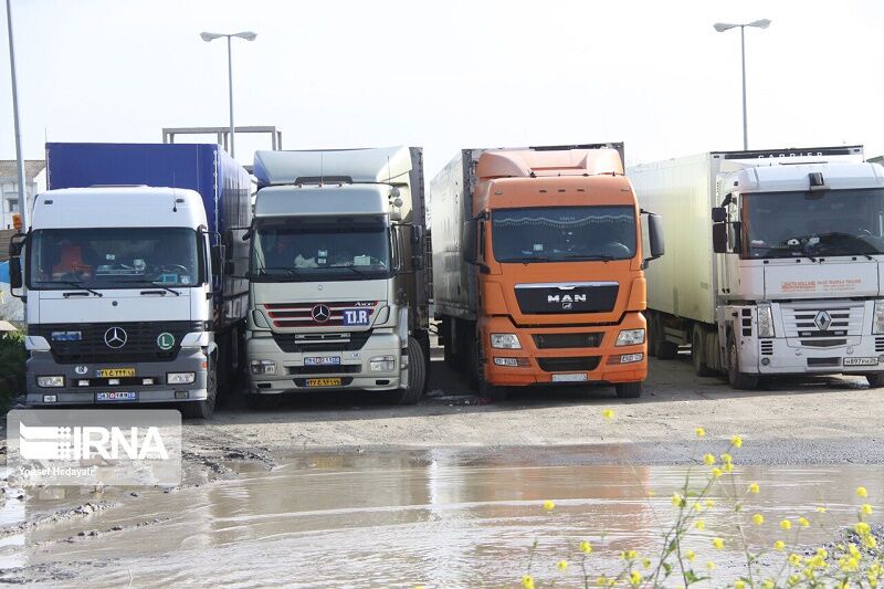 تداوم معطلی کامیون‌های تجارت خارجی در آستارا