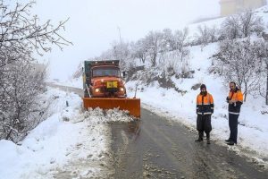 برف راه ۱۰۰ روستا در استان اردبیل را مسدود کرد