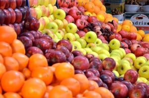 آغاز توزیع میوه تنظیم بازار عید در سیستان و بلوچستان