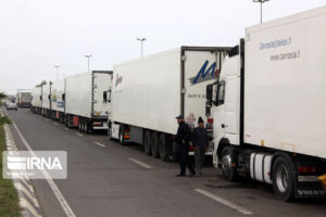 افزایش ۱۷ درصدی صادرات کالا بوسیله کامیون ها از مرز آستارا