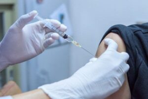 واکسیناسیون۱۵ هزار نفر در مرکزی