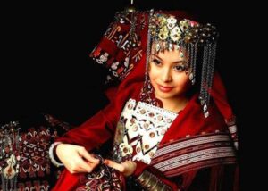 زیورهای زنان ترکمن (بِزگ شای لِر)