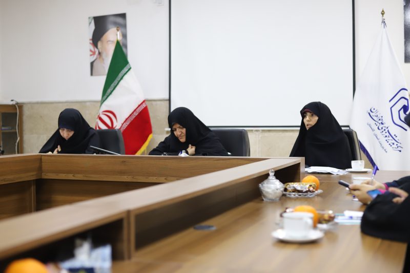 ۱۲۰۰طلبه درحوزه‌های علمیه خواهران گلستان مشغول تحصیل‌اند