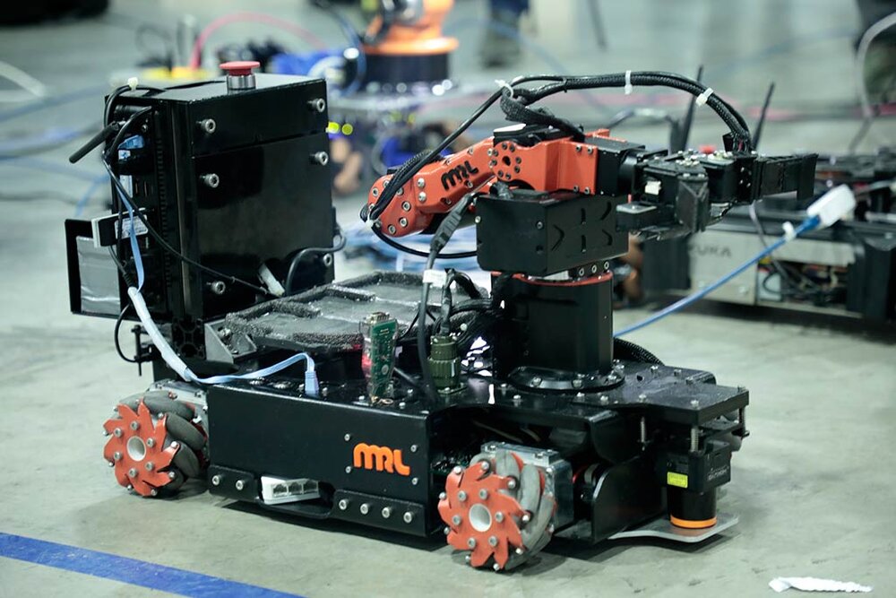 راه‌اندازی مرکز تحقیقات رباتیک دربزرگترین واحد دانشگاه آزاد/جزئیات حمایت از تیم‌های برتر ربوکاپ