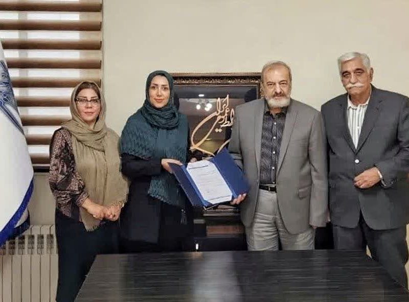 اعطای مجوز دفتر انجمن روابط عمومی ایران به گلستان