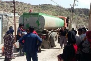 آبرسانی سیار به روستای سیل زده”استاد” در فاروج