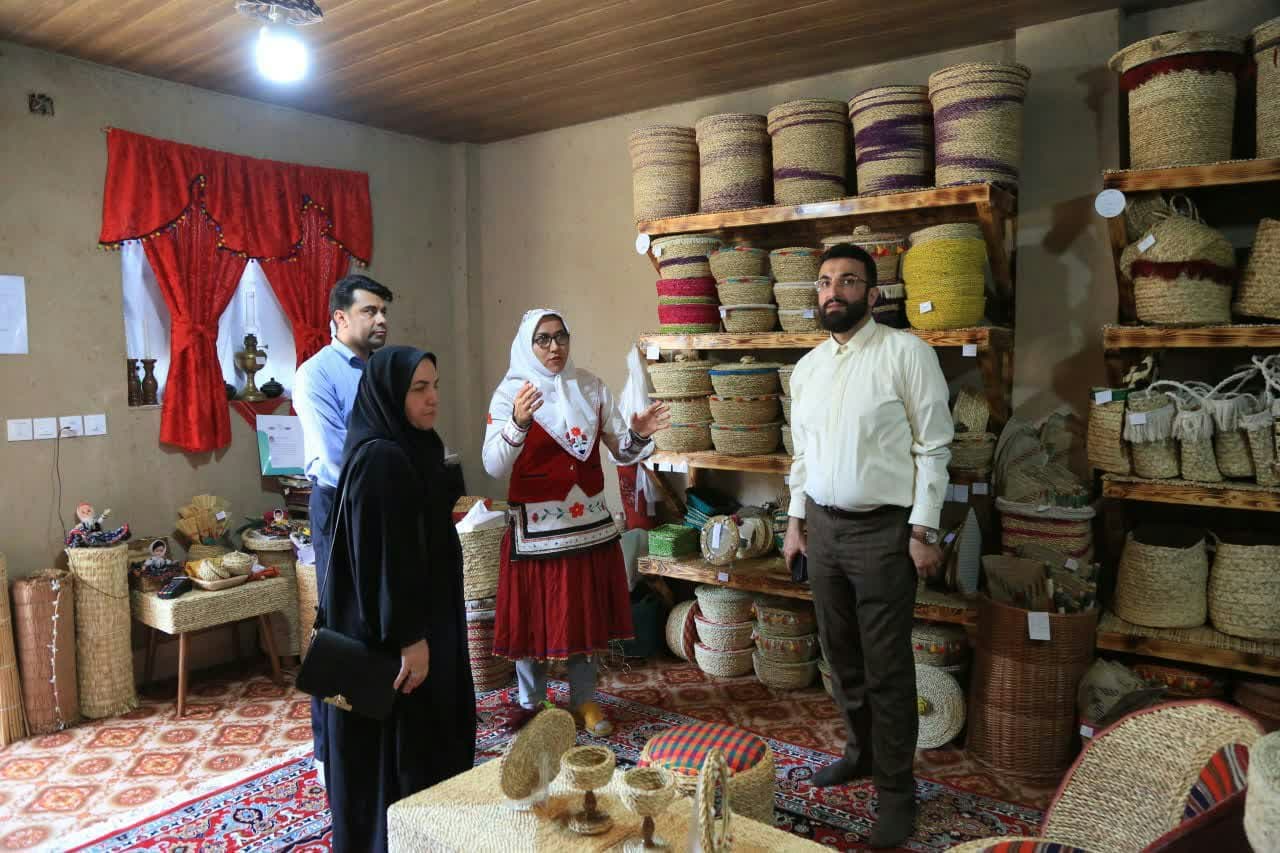 بازدید از خانه صنایع‌دستی و مرکز آموزش حصیربافی در روستای مهترکلاته شهرستان کردکوی