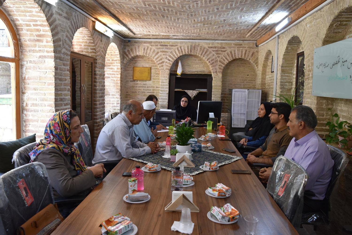 تشکیل میز تخصصی دست بافتههای داری خراسان شمالی