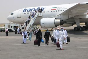 بازگشت زائران حج عمره گلستانی از مرز زمینی