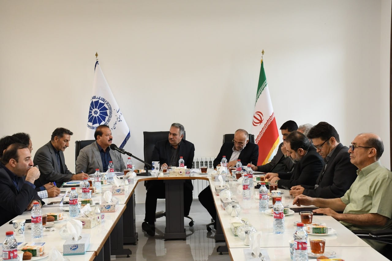 گزارش تصویری اولین جلسه کمیسیون مالیات، کار، تأمین اجتماعی، حقوقی و حمایت های قضایی و مقرراتی