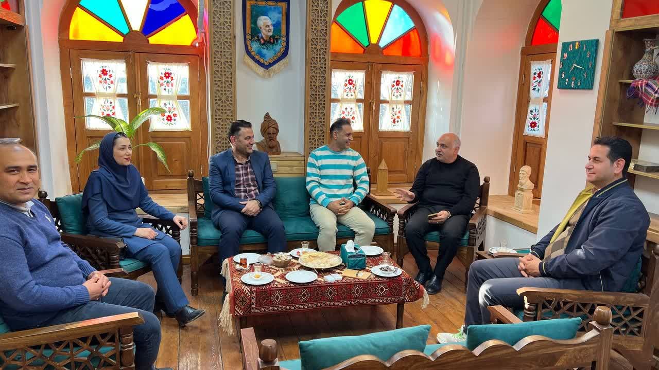 حمایت از انجمن‌های حرفه‌ای گردشگری