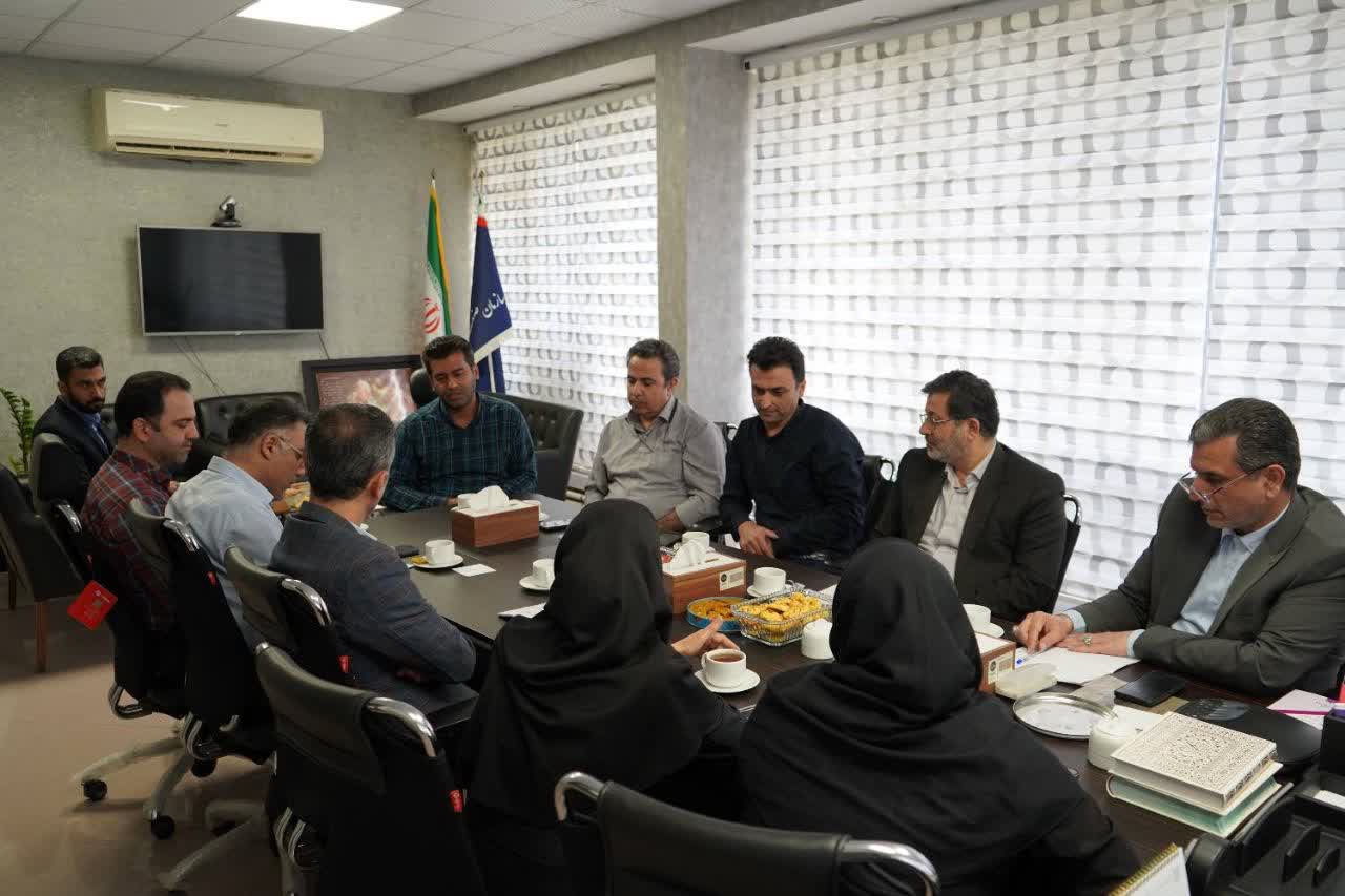 همه باید برای تحقق شعار سال تلاش کنیم