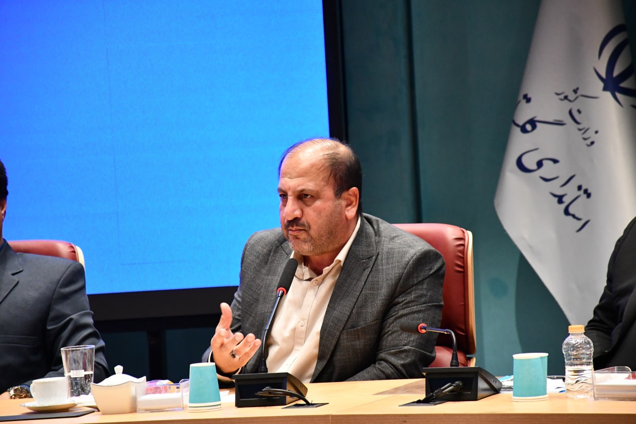 ۷۰ درصد مزارع گلستان زیر کشت توتون تولید است/ خط تولید سیگارت نداریم