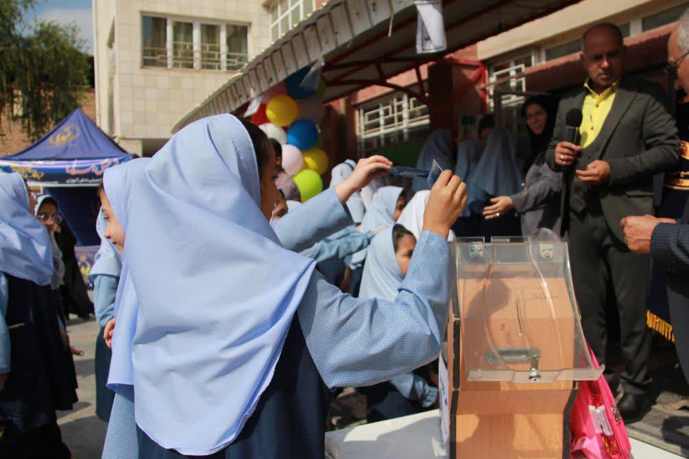 زنگ عاطفه‌ها در گلستان؛ همدلی برای آینده دانش‌آموزان نیازمند