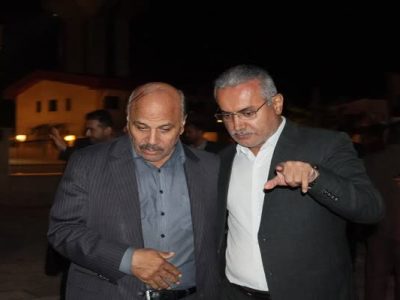 پروژه‌ها روی میز بررسی