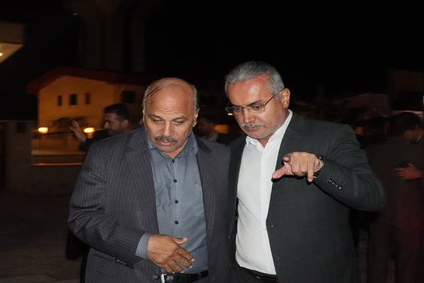 پروژه‌ها روی میز بررسی