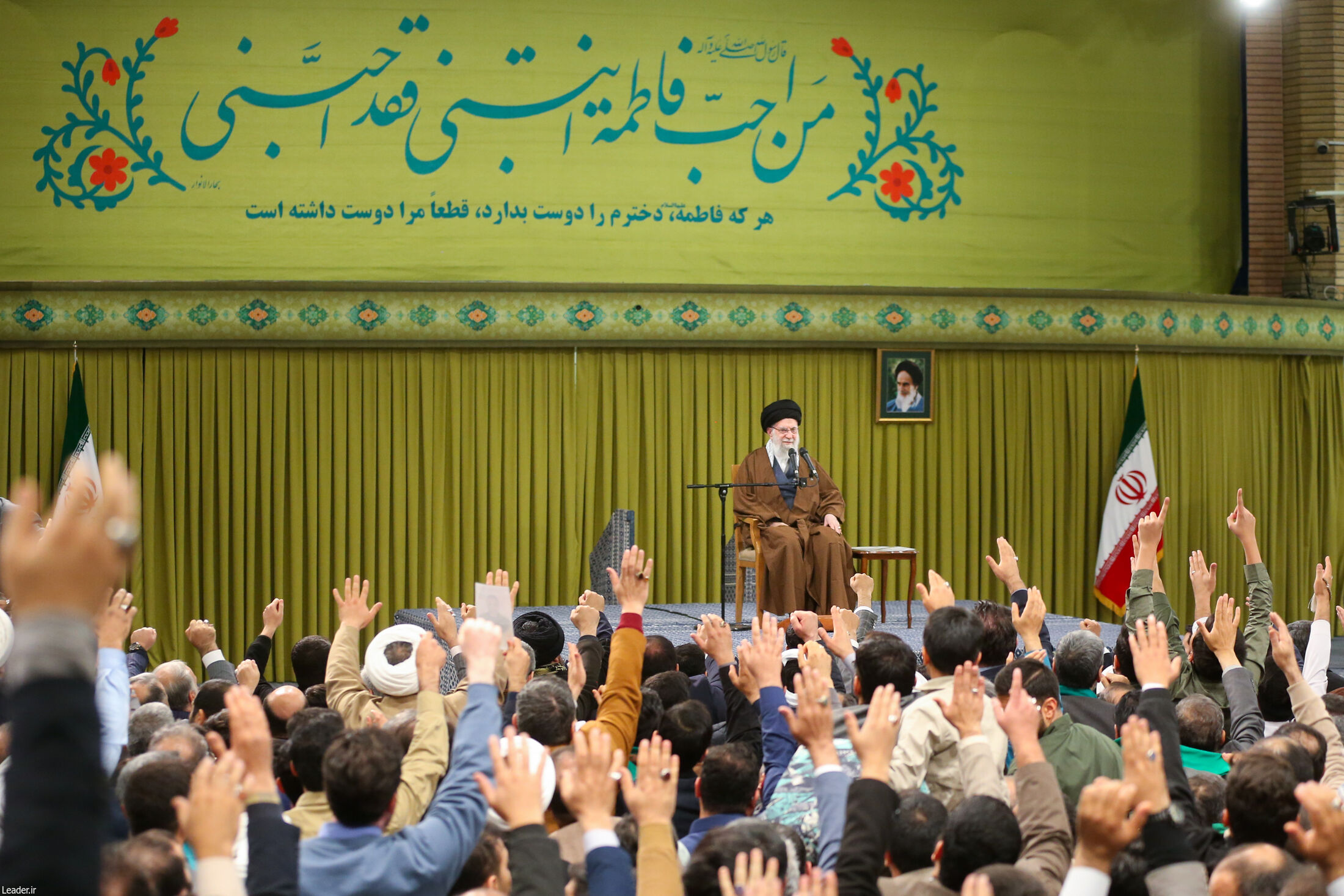 اصلی‌ترین هدف دشمن تغییر هویت ملت ایران است