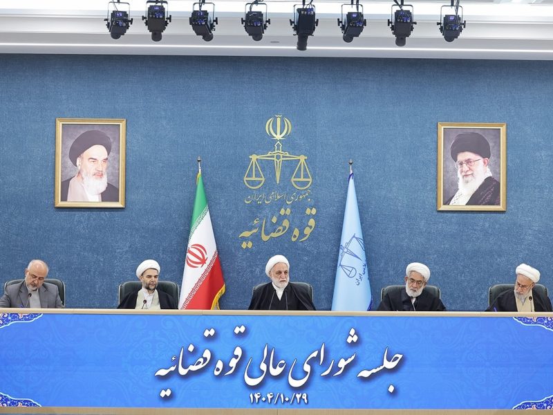 دشمن از پا نمی‌نشیند؛آن‌ها زخم خورده‌اندبایدمراقب‌باشیم