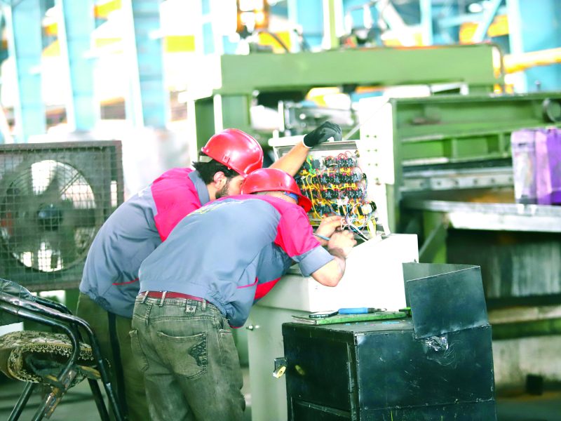 تداوم حمایت معیشتی دولت و تعیین دستمزد۱۴۰۵در آستانه تصمیم نهایی