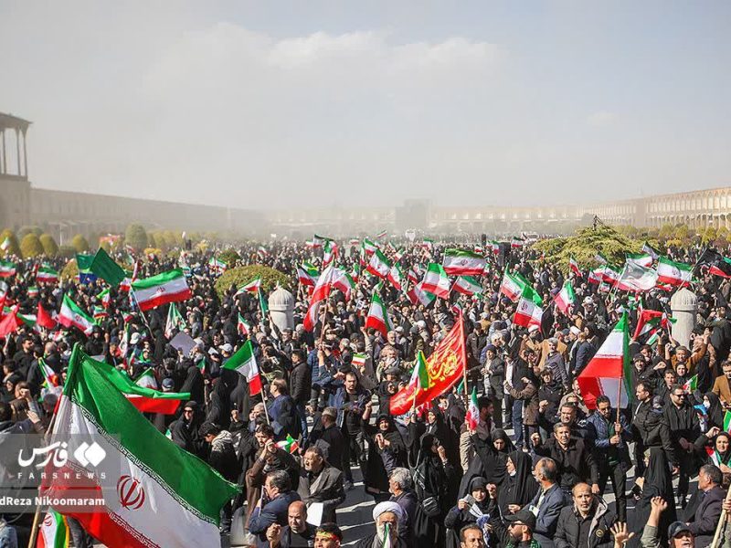 قطعنامه‌بیعت‌با‌سومین‌رهبرانقلاب؛ تاکید بر ادامه نبردومقابله تا تنبیه‌متجاوزان