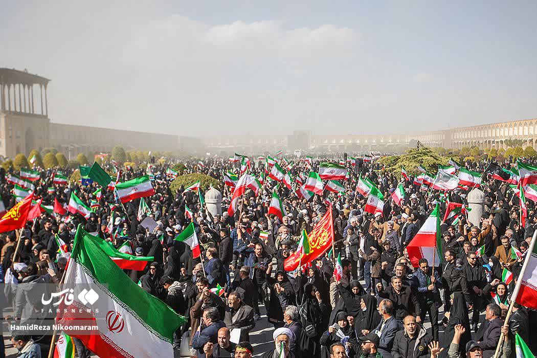 قطعنامه بیعت با سومین رهبر انقلاب؛ تاکید بر ادامه نبرد و مقابله تا تنبیه متجاوزان