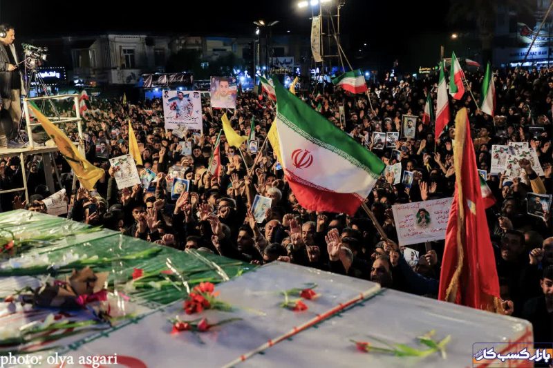 مراسم وداع با پیگر شهدای گلستانی ناوشکن دنا در جنگ رمضان