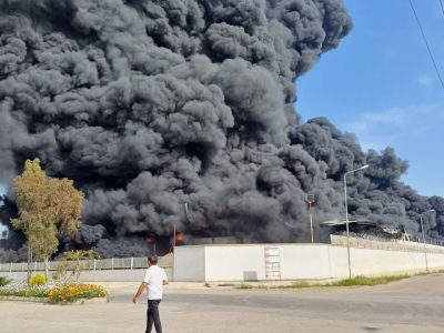 آتش‌سوزی کارخانه یونولیت گنبد بدون تلفات جانی تحت کنترل است