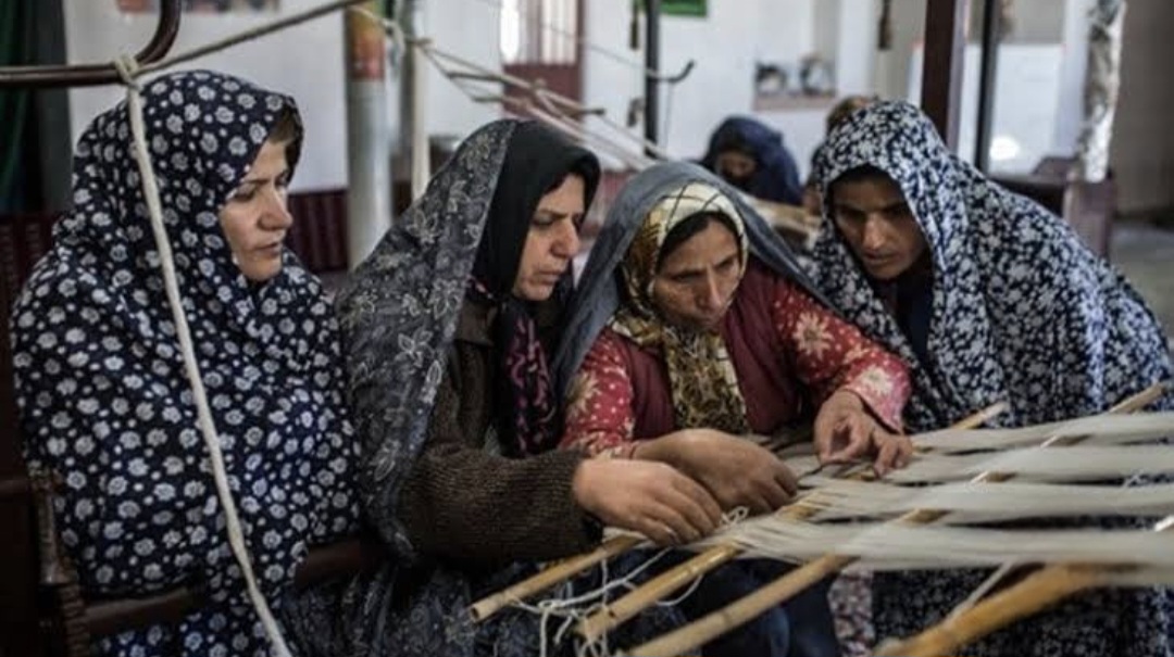 زنان سرپرست خانوار در تنگنای اخراج و بیکاری