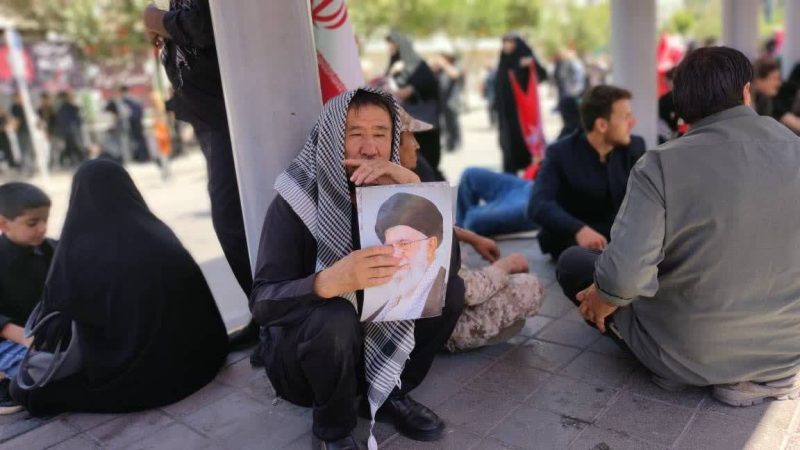 مشهد؛ در لحظات پایانی قبل از تشییع رهبر شهید + تصاویر
