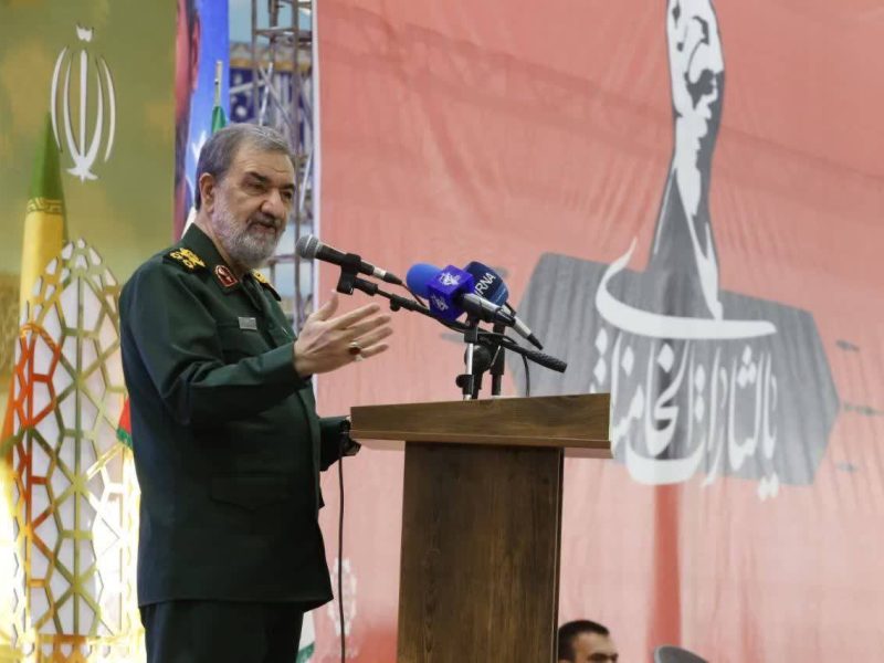 انتقام از عاملان شهادت رهبر انقلاب اسلامی حق قانونی و شرعی ملت ایران است
