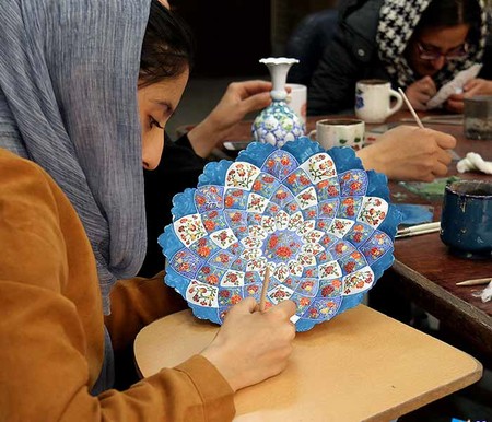 مردمی کردن اقتصاد مسیر کسب درآمد خانواده‌ها را هموار می‌کند