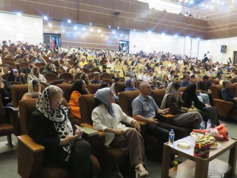 نگاه ما باید به جوانان و نوجوانان تغییر کند/ موفقیت با تغییر نگرش آغاز می‌شود