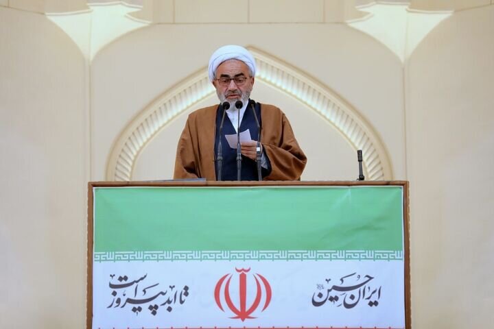 صیرت و شجاعت مردم طی پنج دهه اخیر موجب خنثی شدن توطئه‌های دشمان شد